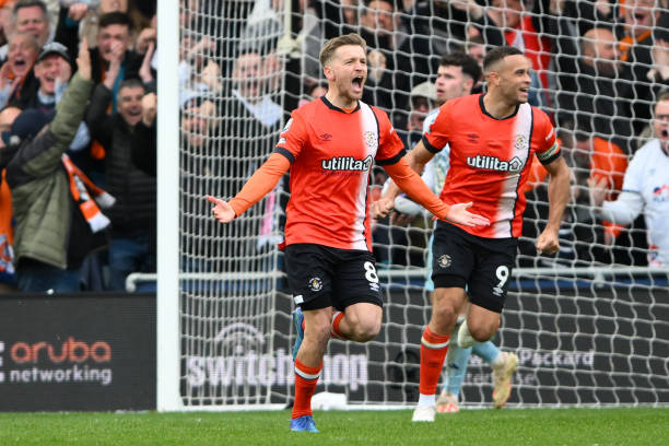 在攻防两端 在攻防两端